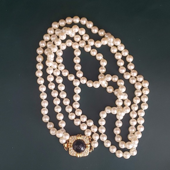 Joan Rivers 30" Faux Pearl Double Strand Necklace Black Stone & Rhinestone Clasp - Picture 1 of 8